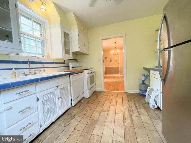 4316 EAST-WEST, Hyattsville, MD 20782