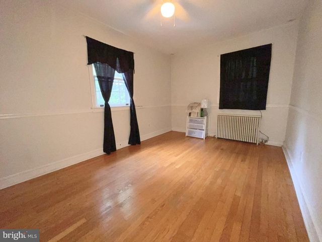 4316 EAST-WEST, Hyattsville, MD 20782