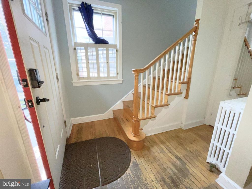 Image 11 of property listing at 4316 EAST-WEST, Hyattsville, MD 20782