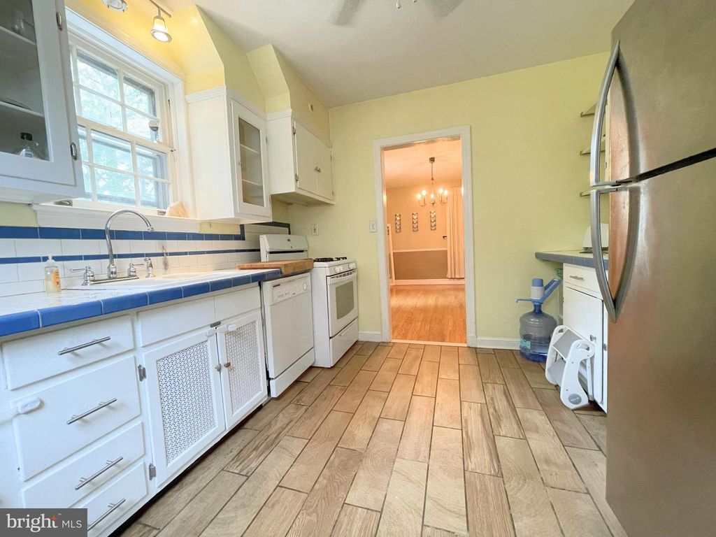 Image 12 of property listing at 4316 EAST-WEST, Hyattsville, MD 20782