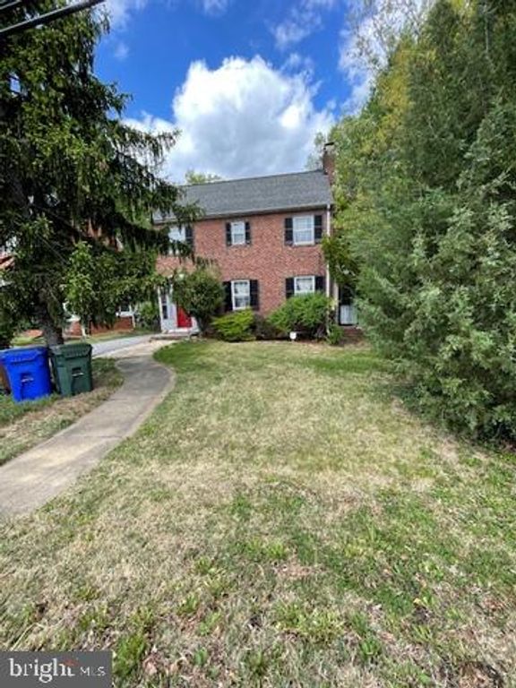 Image 5 of property listing at 4316 EAST-WEST, Hyattsville, MD 20782