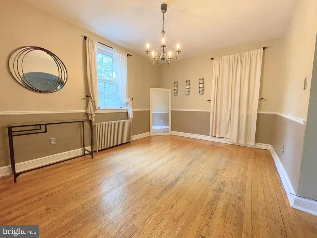 Image 7 of property listing at 4316 EAST-WEST, Hyattsville, MD 20782