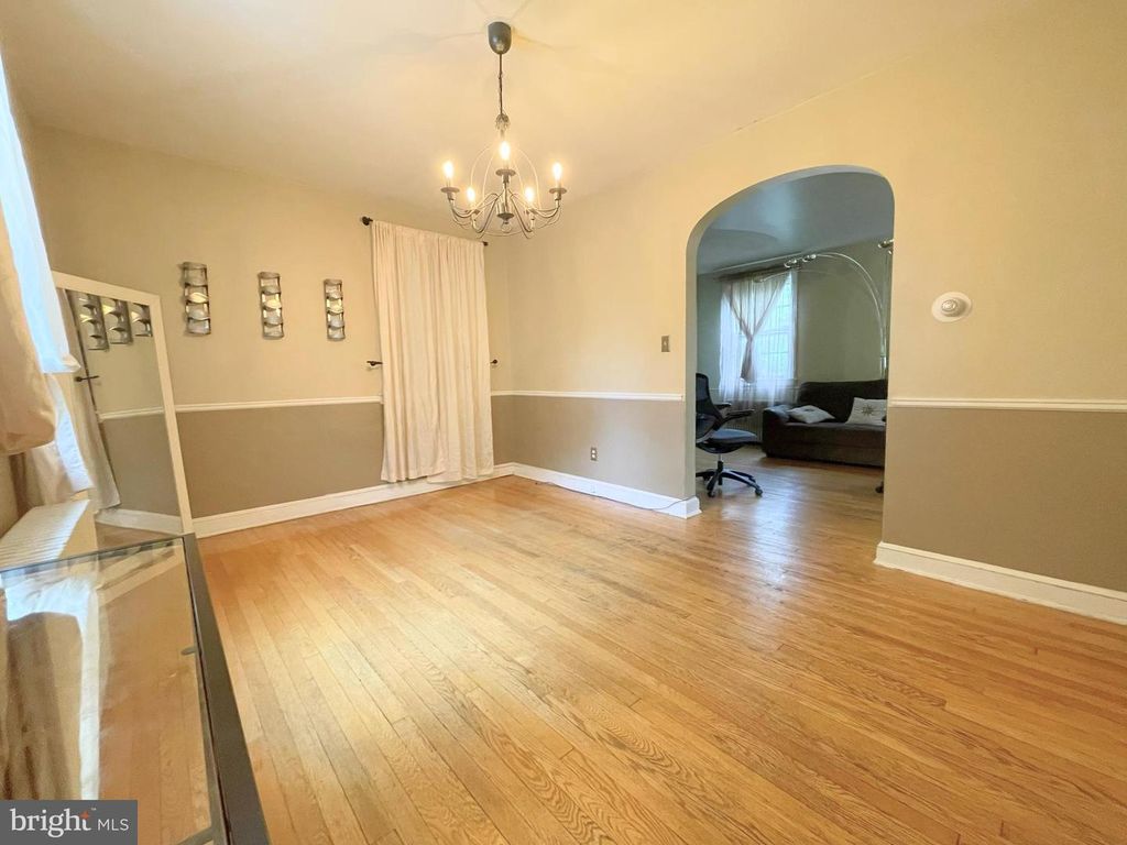 Image 9 of property listing at 4316 EAST-WEST, Hyattsville, MD 20782