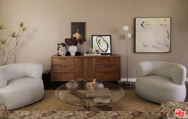 3842 Alsace Avenue, Los Angeles, CA 90008