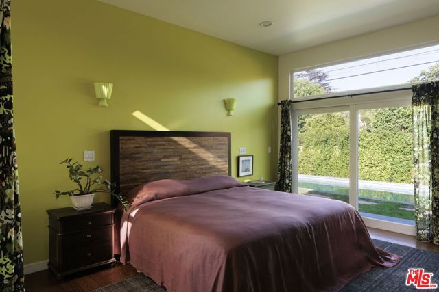 3842 Alsace Avenue, Los Angeles, CA 90008