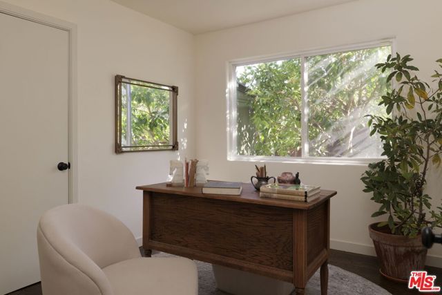 3842 Alsace Avenue, Los Angeles, CA 90008