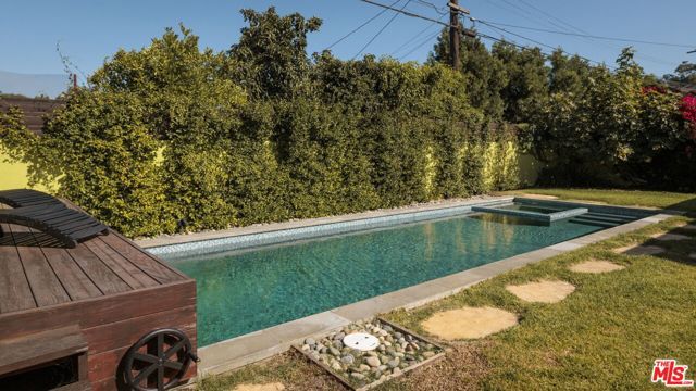3842 Alsace Avenue, Los Angeles, CA 90008