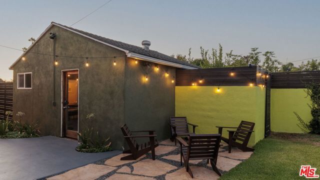 3842 Alsace Avenue, Los Angeles, CA 90008