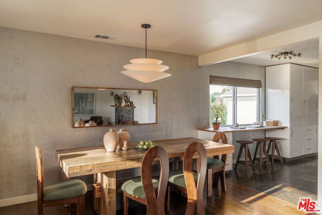 3842 Alsace Avenue, Los Angeles, CA 90008