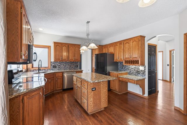 14969 River Oak Court, Savage, MN 55378