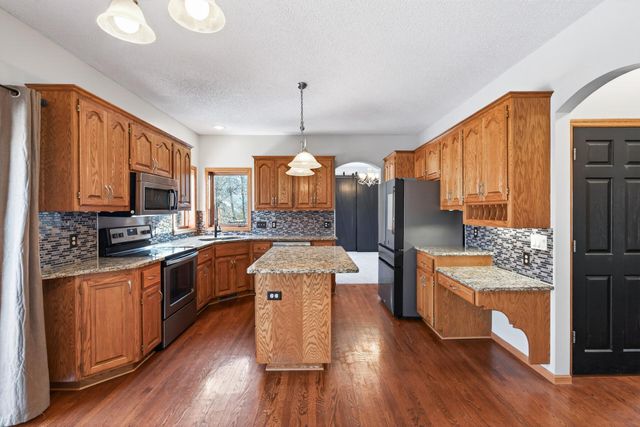 14969 River Oak Court, Savage, MN 55378