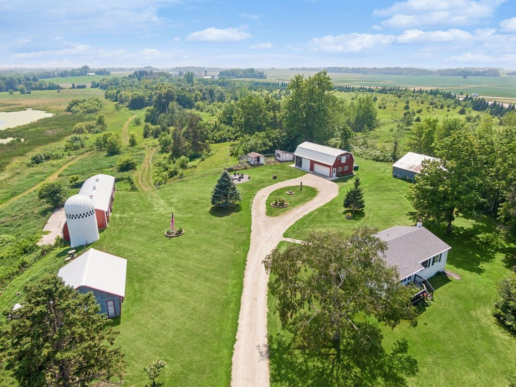18061 Langford Boulevard, Jordan, MN 55352 — exterior