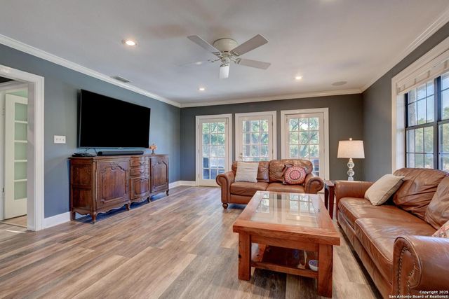 105 Shane Ln, Boerne, TX 78006