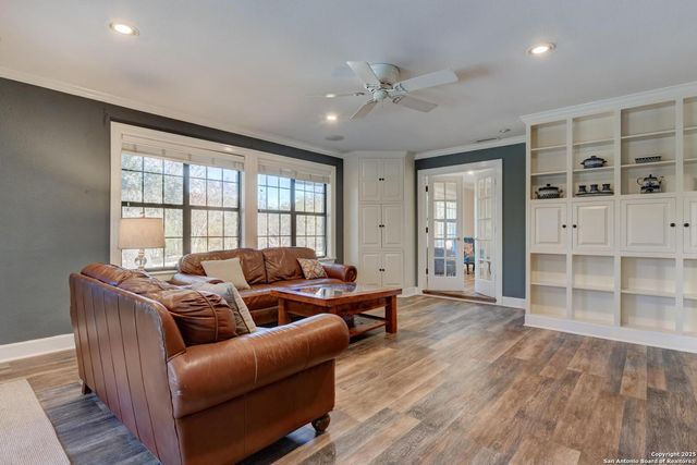 105 Shane Ln, Boerne, TX 78006