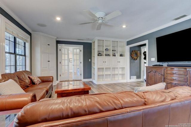 105 Shane Ln, Boerne, TX 78006