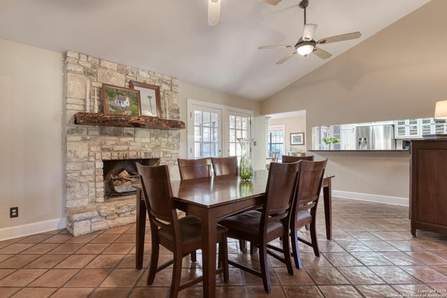 105 Shane Ln, Boerne, TX 78006