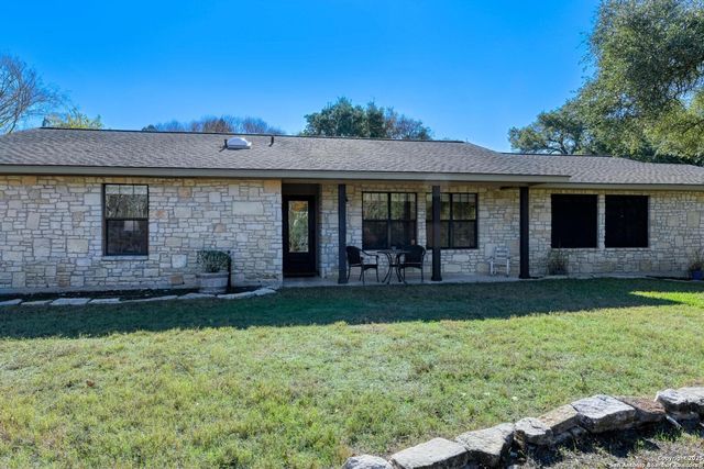 105 Shane Ln, Boerne, TX 78006