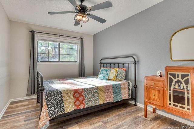 105 Shane Ln, Boerne, TX 78006