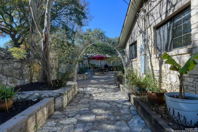 105 Shane Ln, Boerne, TX 78006