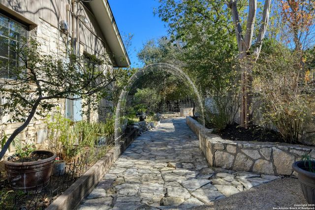 105 Shane Ln, Boerne, TX 78006