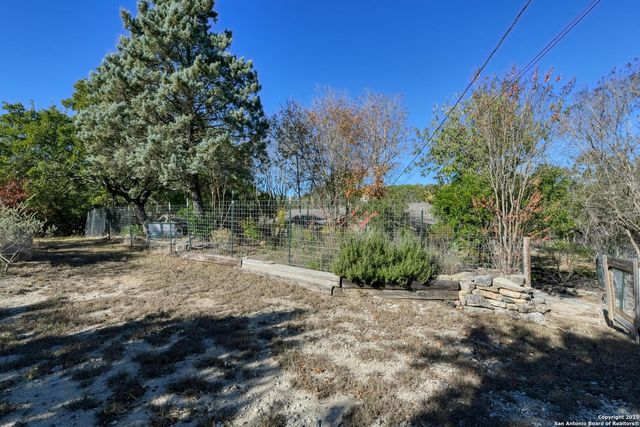 105 Shane Ln, Boerne, TX 78006