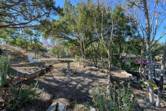 105 Shane Ln, Boerne, TX 78006