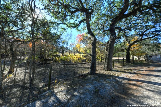 105 Shane Ln, Boerne, TX 78006