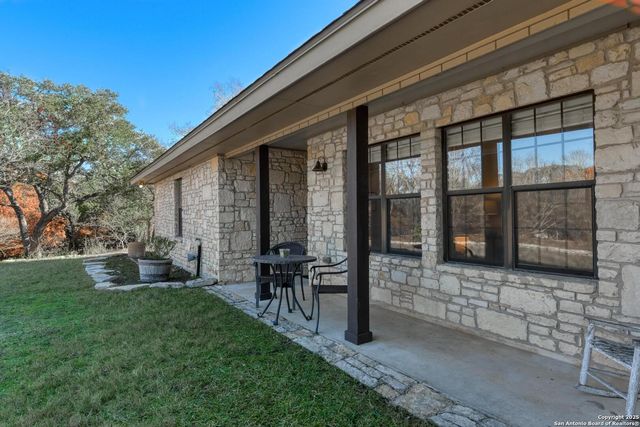 105 Shane Ln, Boerne, TX 78006
