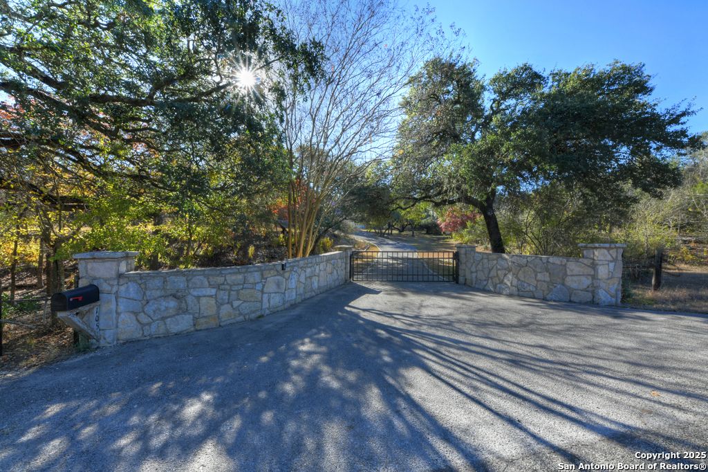 105 Shane Ln, Boerne, TX 78006