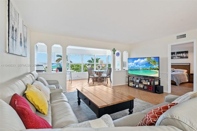 3111 NE 51st St 404C, Fort Lauderdale, FL 33308