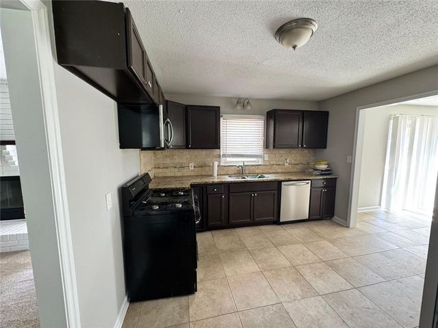 803 Santa Fe Trail Trail, Woodstock, GA 30189