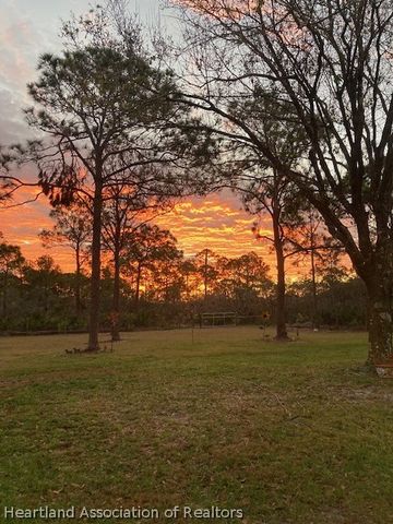 124 Corine Avenue NW, Lake Placid, FL 33852