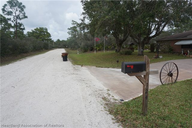 124 Corine Avenue NW, Lake Placid, FL 33852