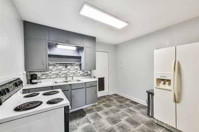 1021 Maple Street, La Marque, TX 77568