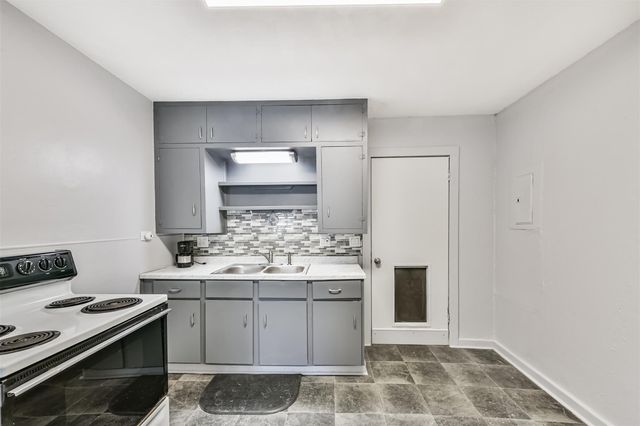 1021 Maple Street, La Marque, TX 77568