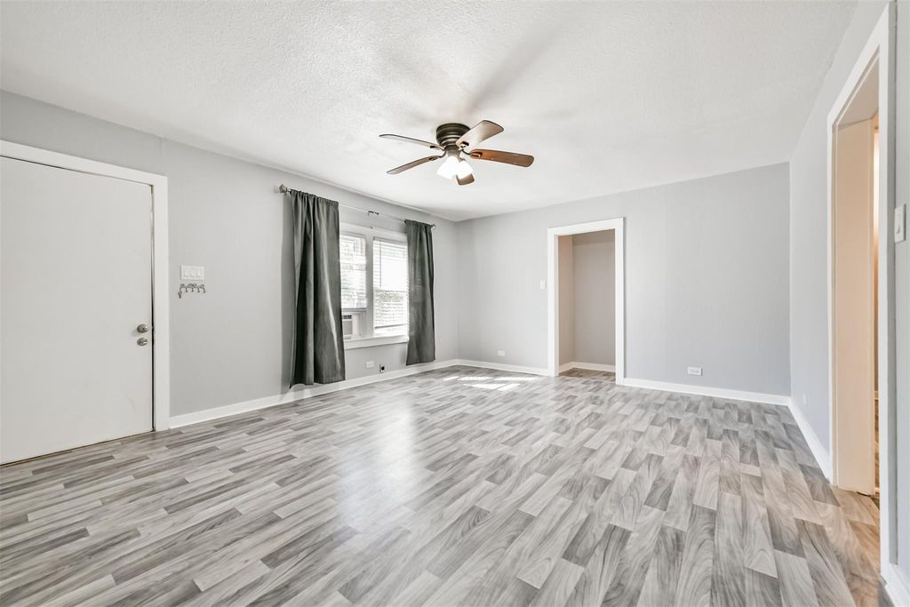 1021 Maple Street, La Marque, TX 77568