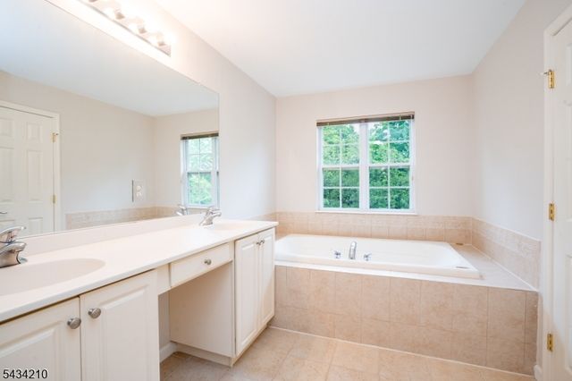 40 Truman Ave, Montgomery Twp., NJ 08540