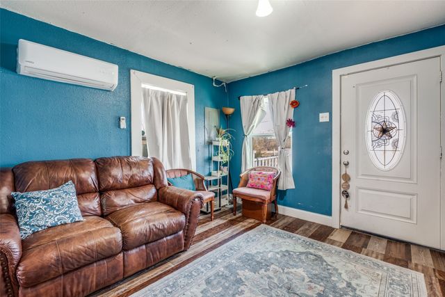 4755 Yancy Street, Dallas, TX 75216