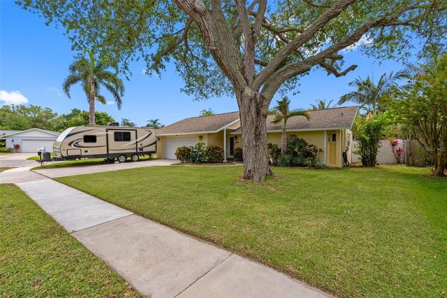13440 RUSTIC PINES BOULEVARD S, Seminole, FL 33776