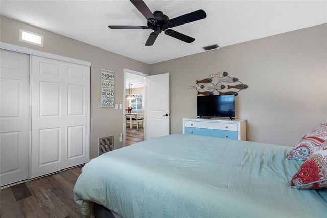13440 RUSTIC PINES BOULEVARD S, Seminole, FL 33776