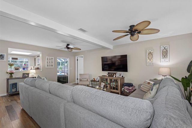 13440 RUSTIC PINES BOULEVARD S, Seminole, FL 33776