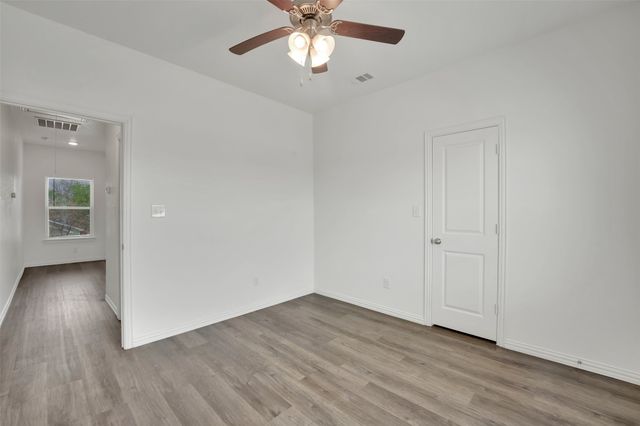 1606 Ash Crescent Street, Fort Worth, TX 76104