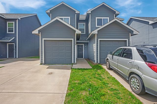 1606 Ash Crescent Street, Fort Worth, TX 76104