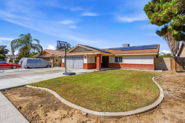 1716 Maurice Avenue, Bakersfield, CA 93304