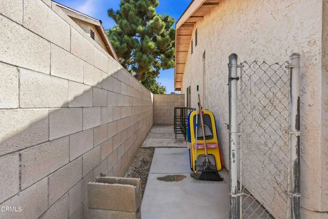 1716 Maurice Avenue, Bakersfield, CA 93304