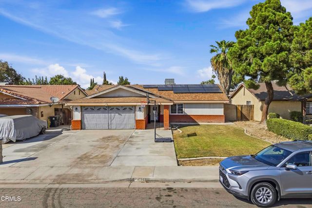 1716 Maurice Avenue, Bakersfield, CA 93304