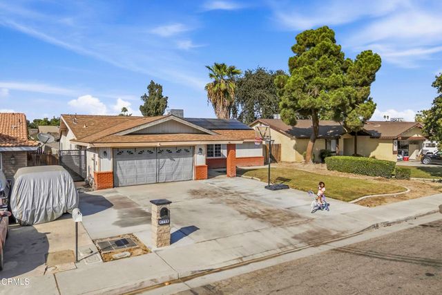 1716 Maurice Avenue, Bakersfield, CA 93304