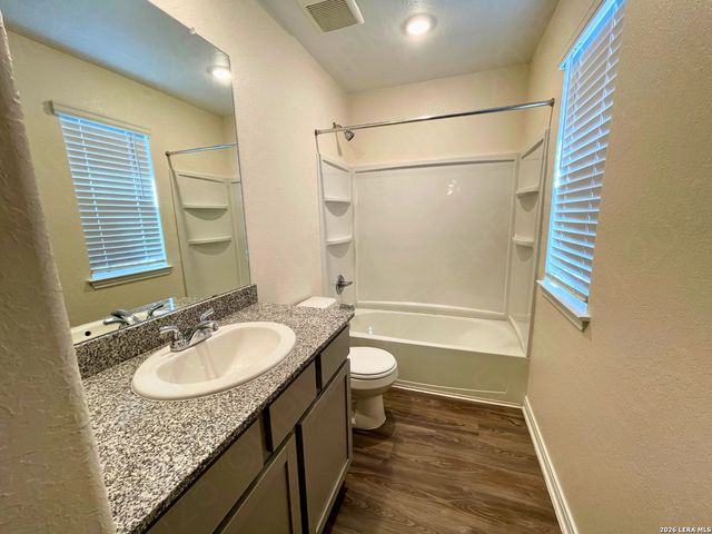 8563 Redhawk Loop, San Antonio, TX 78222