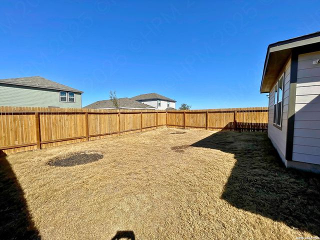 8563 Redhawk Loop, San Antonio, TX 78222