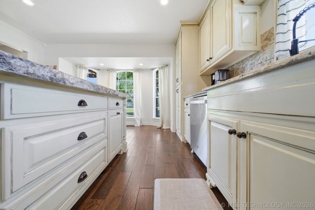 9215 E 156th Street N, Collinsville, OK 74021